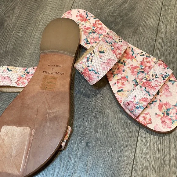 Joie floral sandals NWOT - Picture 3 of 4